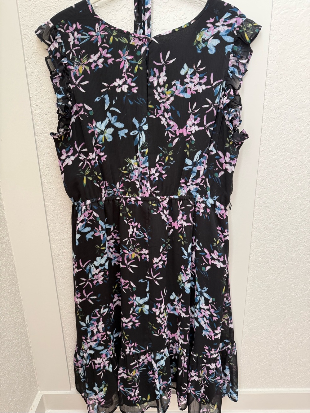 Jessica Simpson Maternity Floral Ruffle V-Neck Dress - Picture 4 of 4